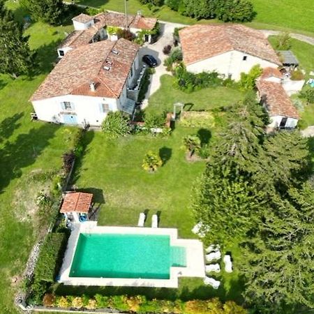 Вилла Chez Sarrazin Brossac Экстерьер фото
