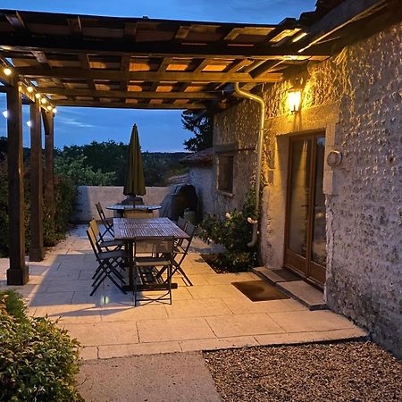 Вилла Chez Sarrazin Brossac Экстерьер фото