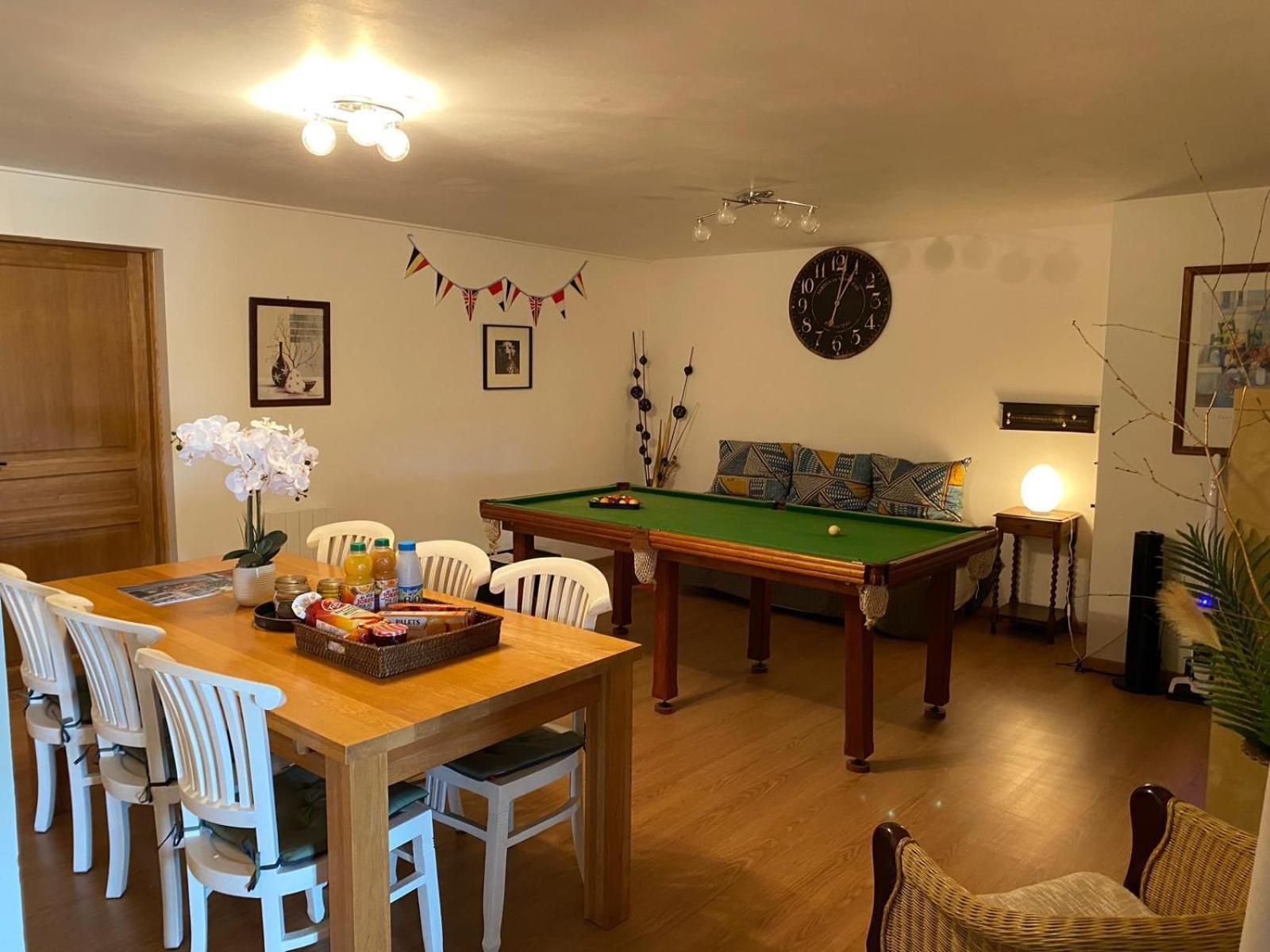 Вилла Chez Sarrazin Brossac Экстерьер фото