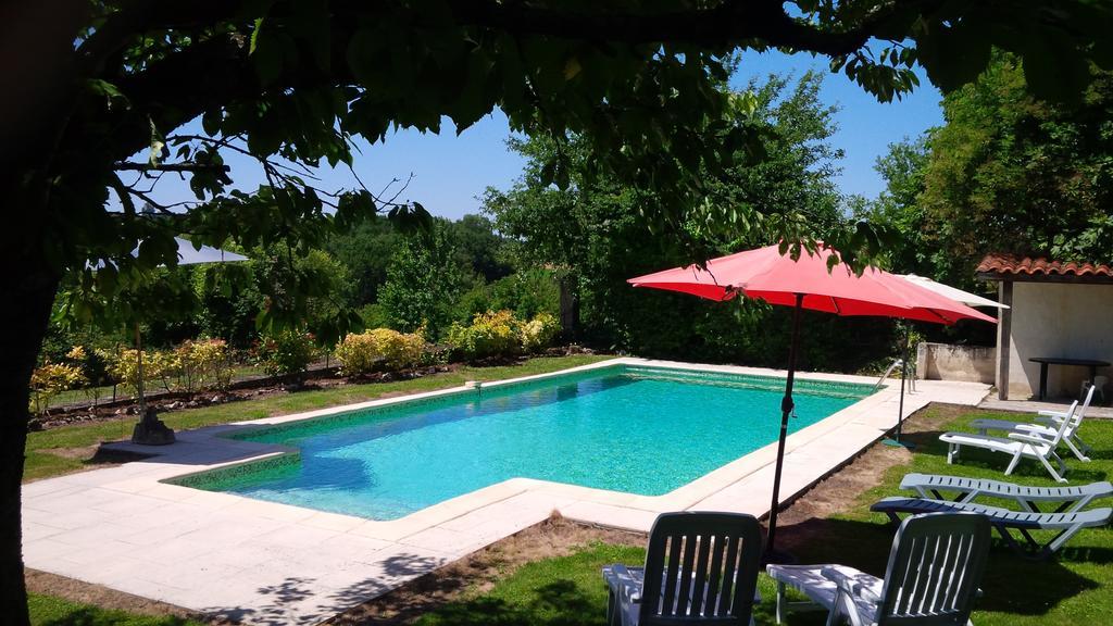 Вилла Chez Sarrazin Brossac Номер фото